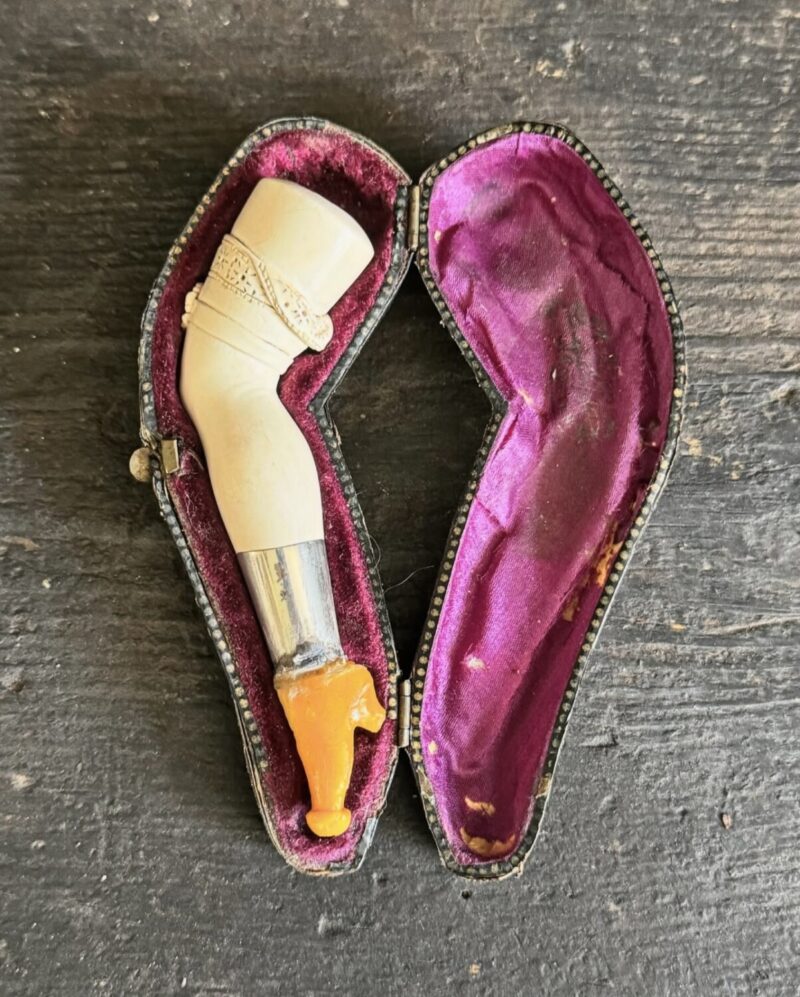 Novelty Ladies Leg Pipe & Case - Image 2