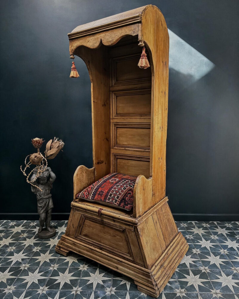 Pine Porters Chair
