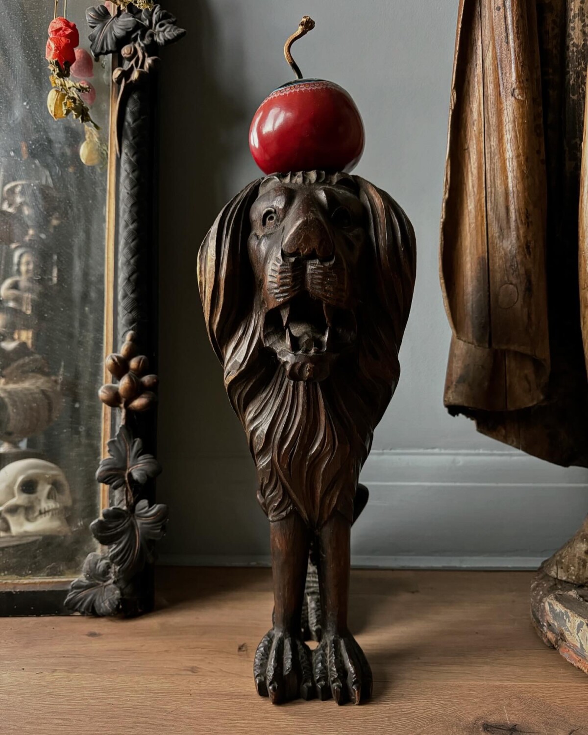 Carved Italian Lion Statue - Image 2