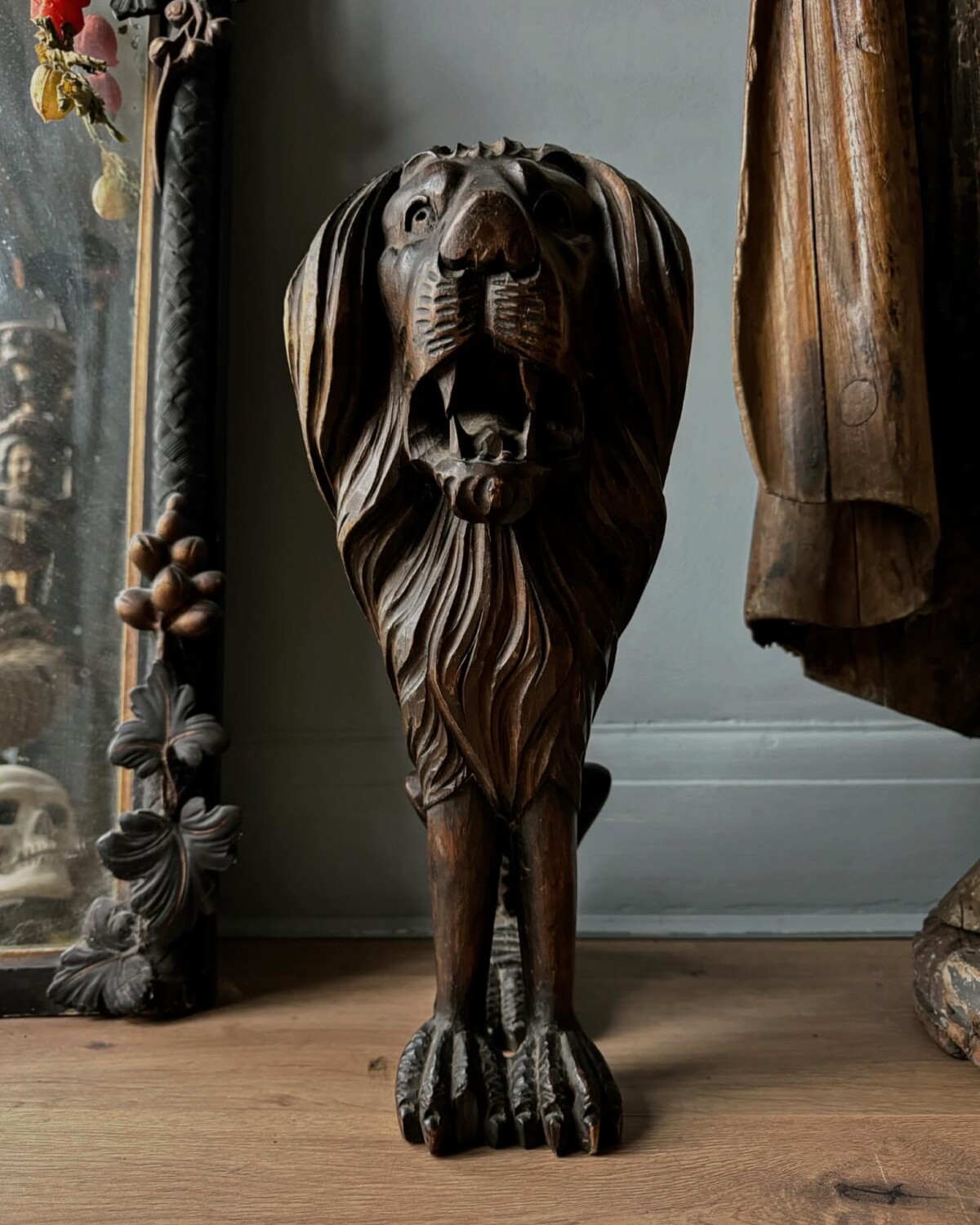 Carved Italian Lion Statue - Image 6