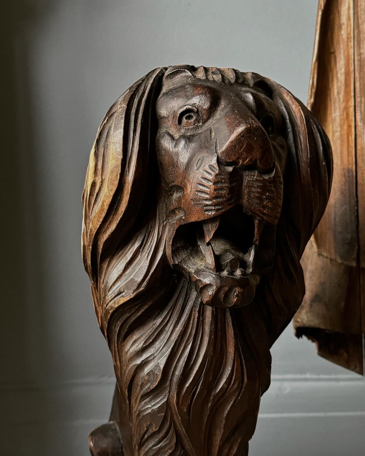 Carved Italian Lion Statue - Image 9