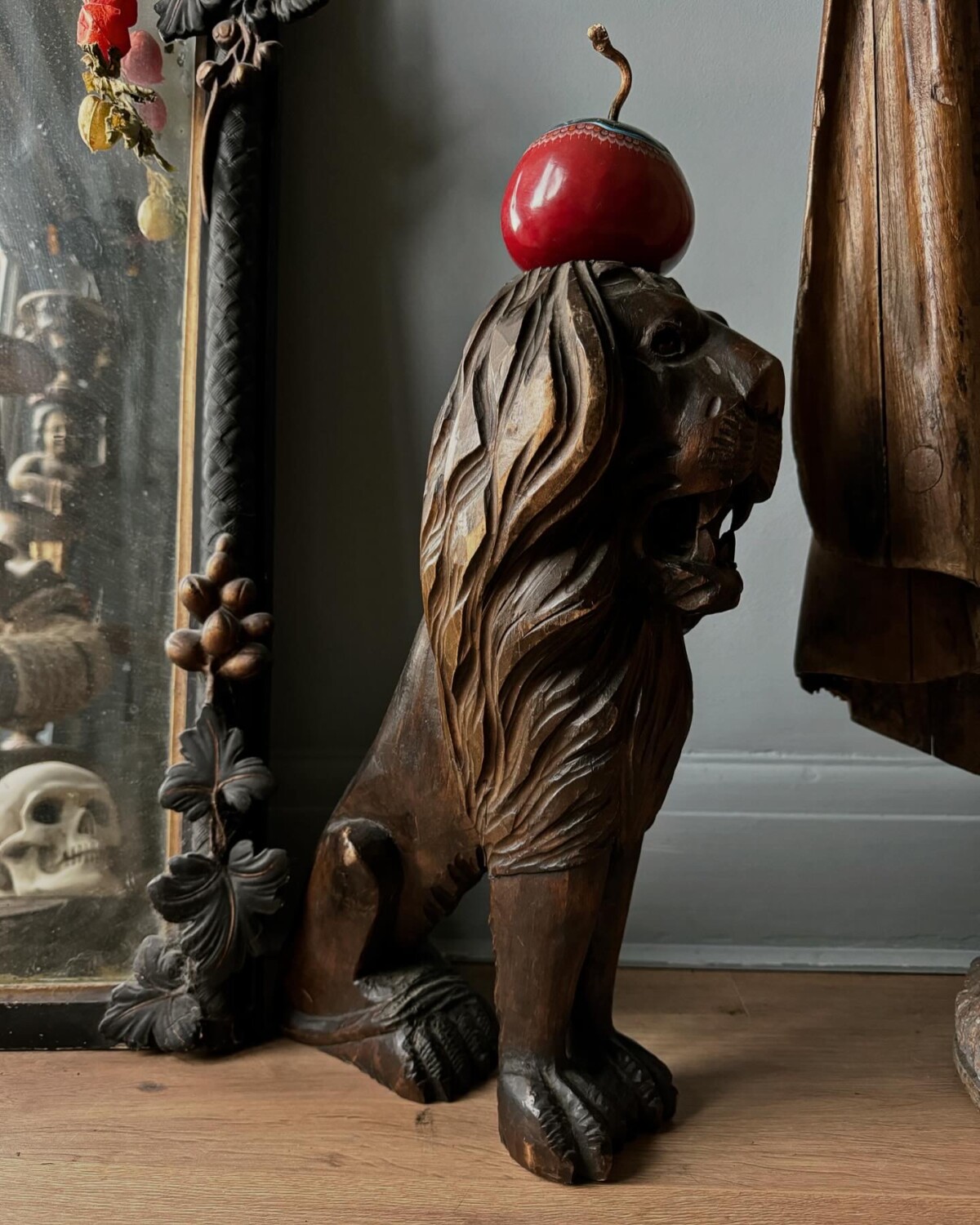 Carved Italian Lion Statue - Image 3