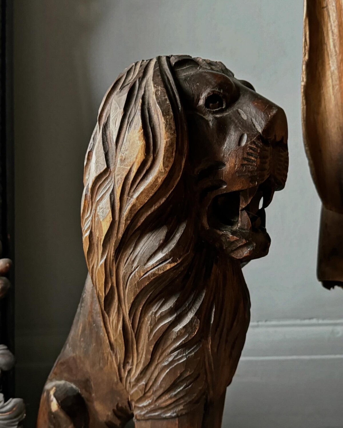 Carved Italian Lion Statue - Image 5