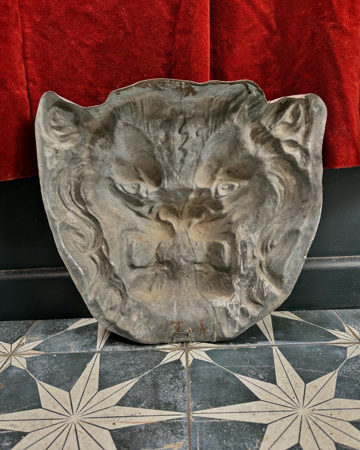 Large Zinc Lions Head - Image 11